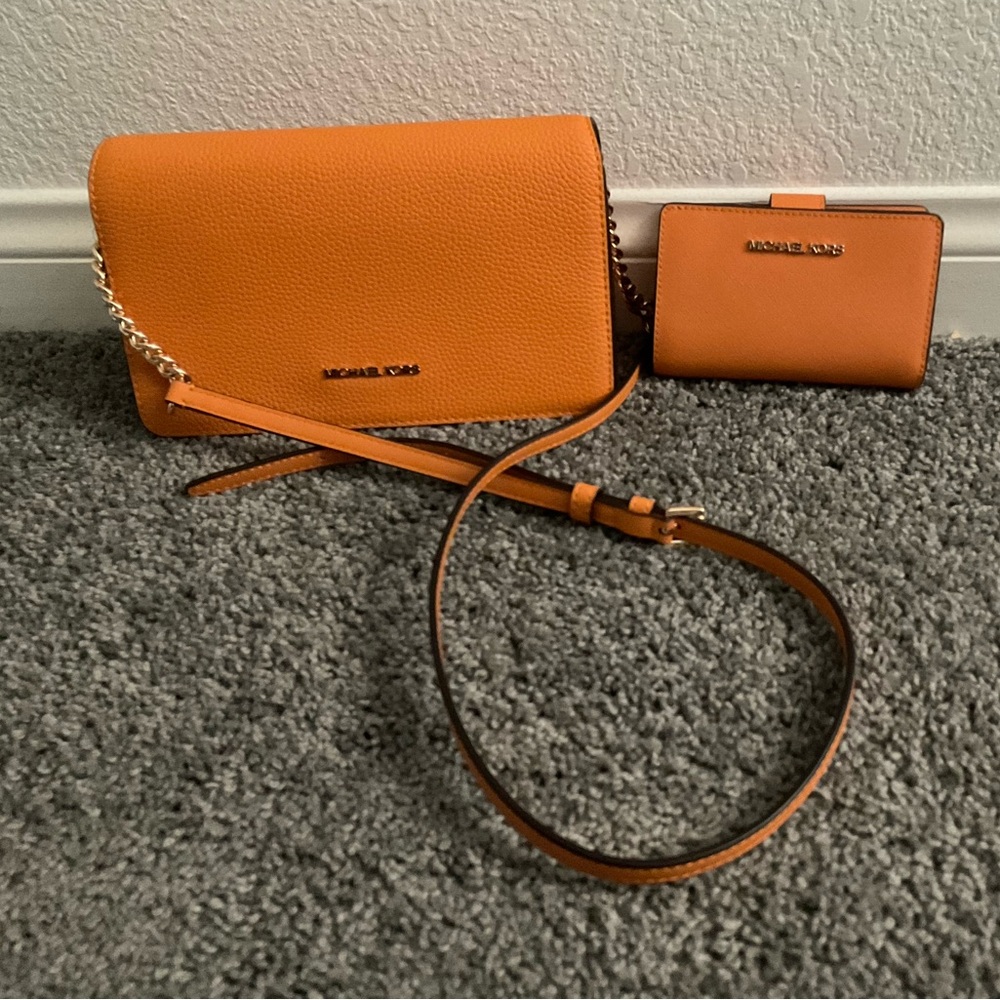 New Michael Kors Orange Pebble Leather Crossbody with Matching Wallet